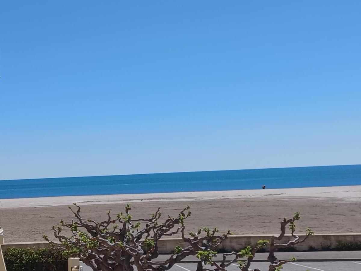 Saint-Pierre-la-Mer  Superbe Appartement Avec Vue Sur Le Port Et Plage מראה חיצוני תמונה